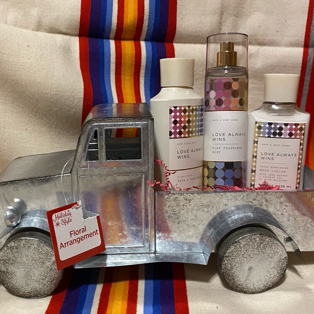 Old Time Pickup Truck & B&BW “Love Always Wins” Body Wash, Lotion & Spray